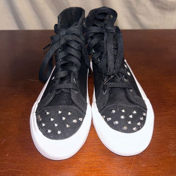 Torrid high top studded toe sneakers size 6 - Picture 8 of 8